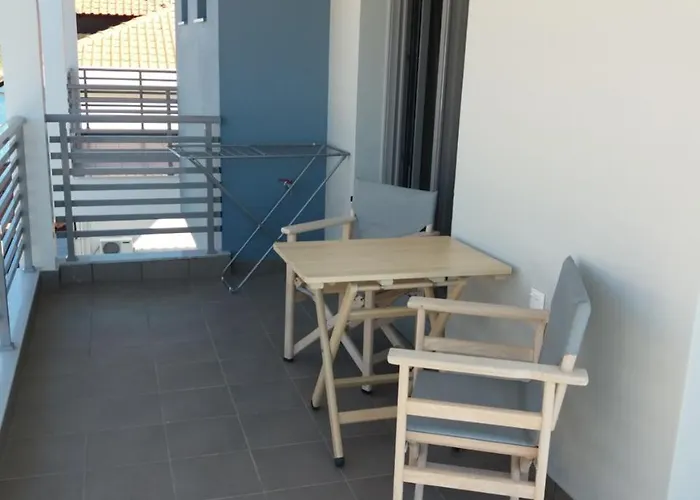 Nissos 3*